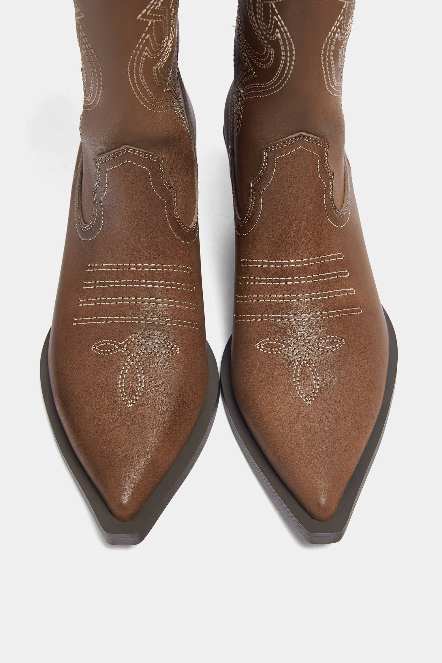 Bota de cowboy bordada - marrom