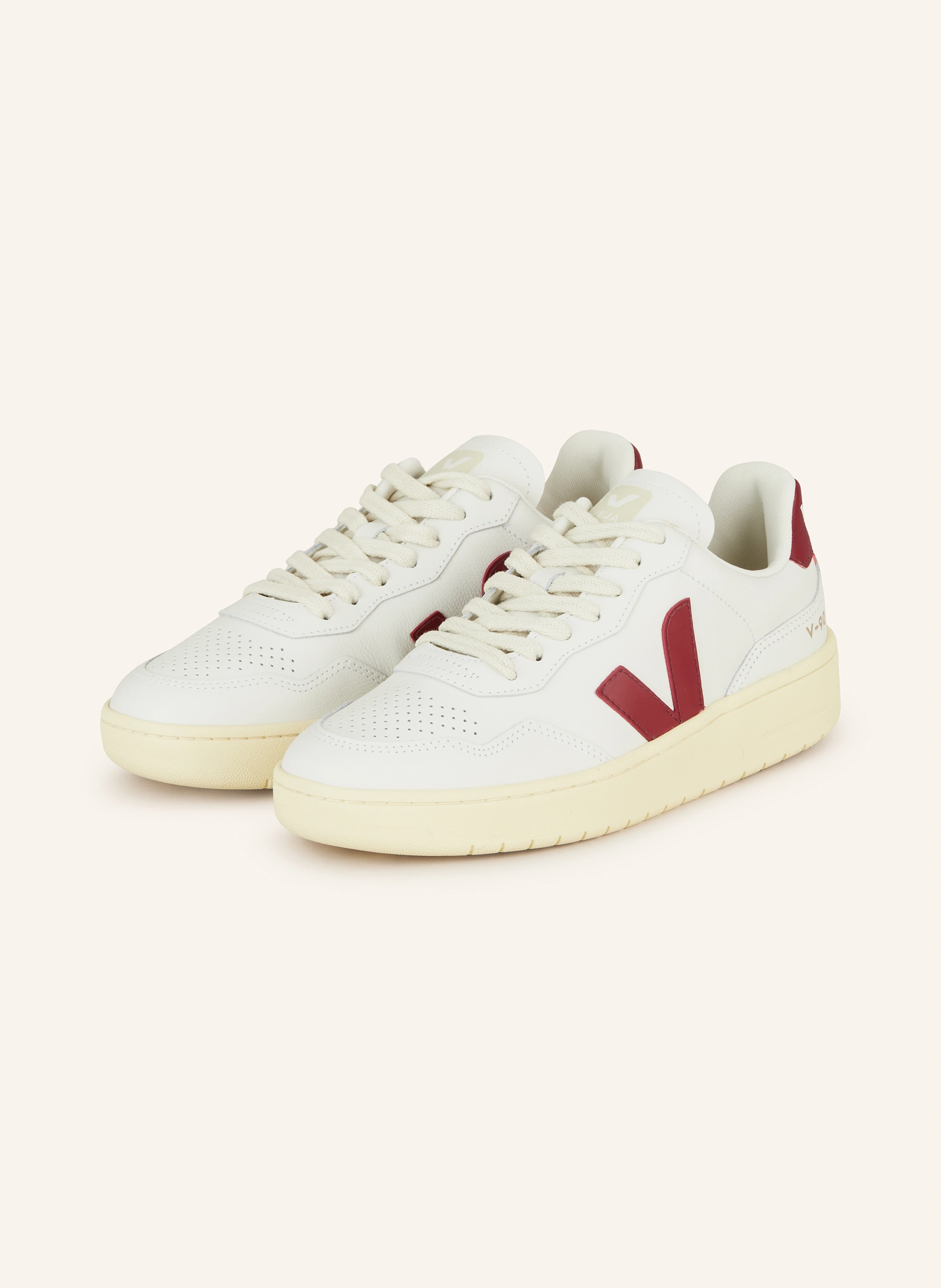 VEJA Sneaker V-90