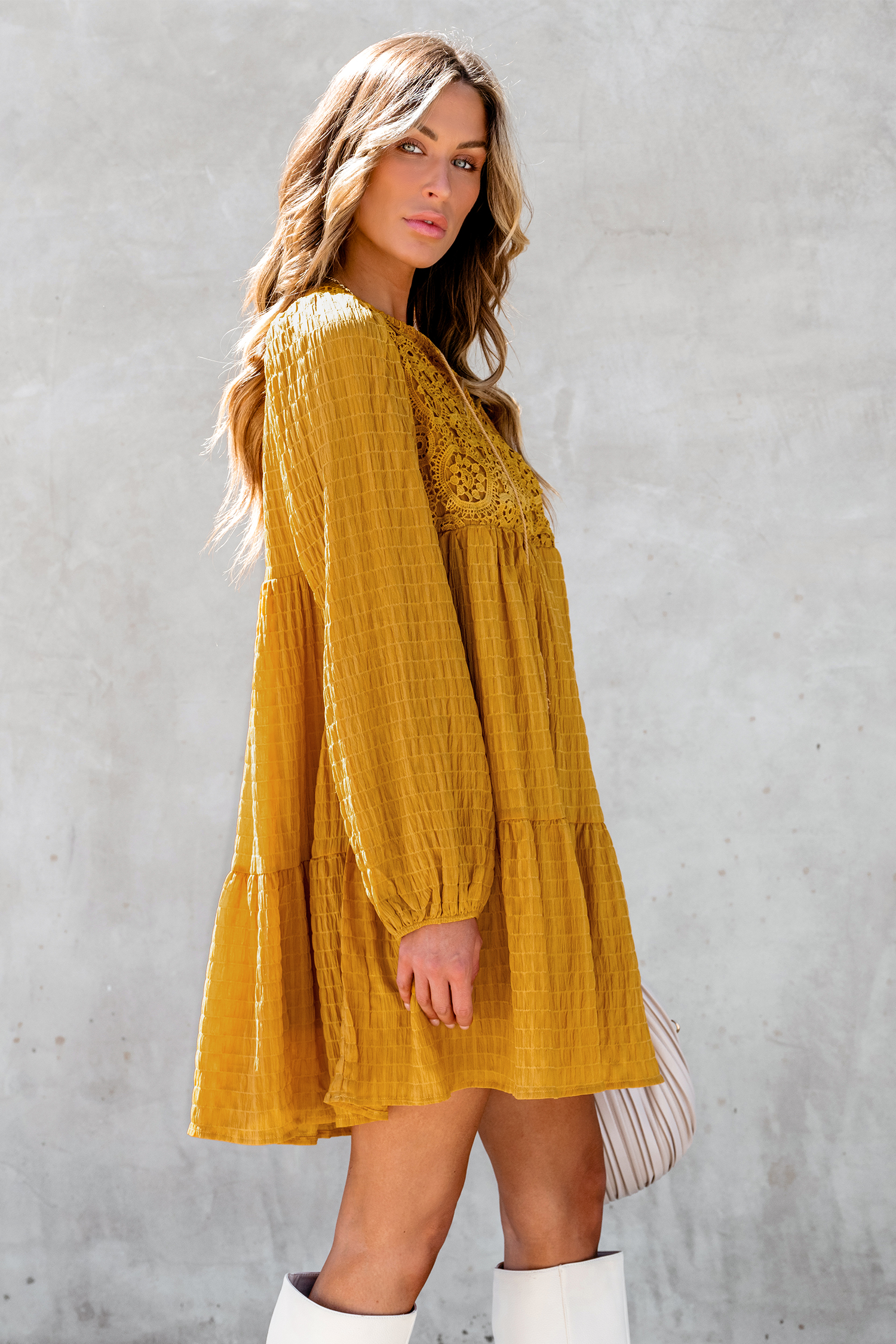 Robe en seersucker à fleurs en broderie
