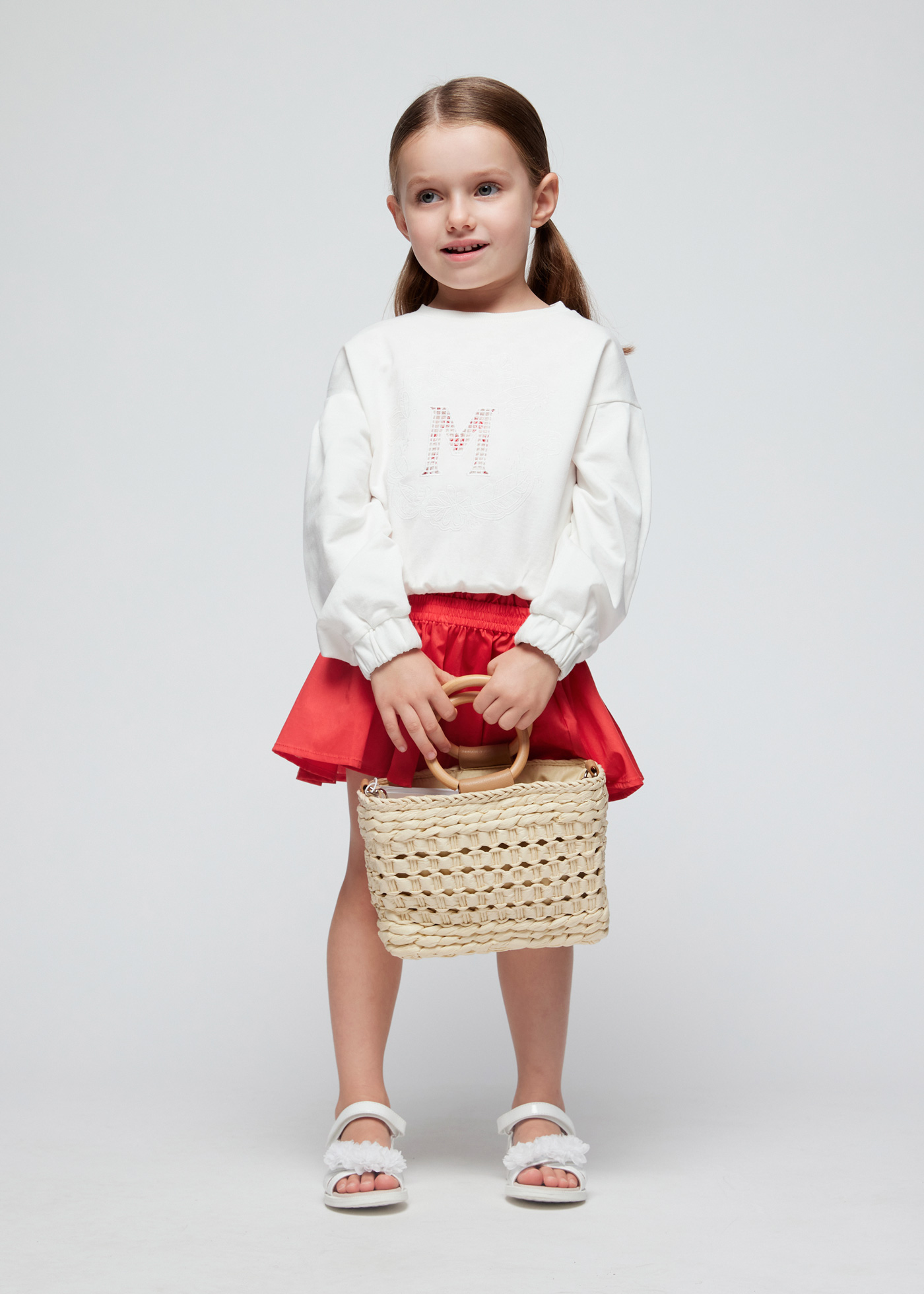 Moletom Better Cotton com letras bordadas para meninas, cor off-white
