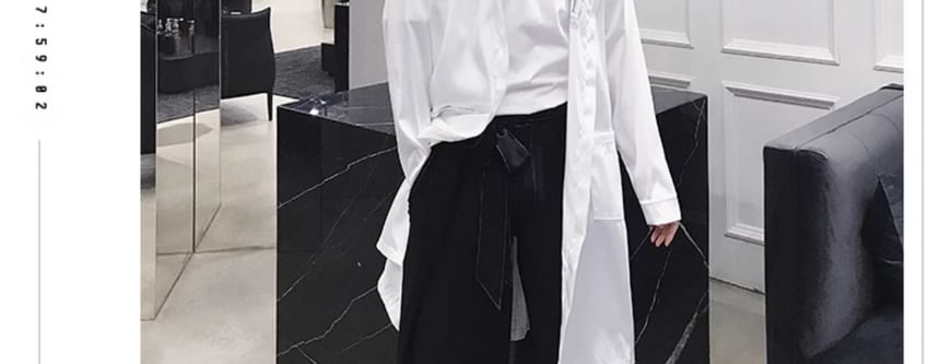 Bjorn - Lange trenchcoat met capuchon en strikceintuur en tekstprint