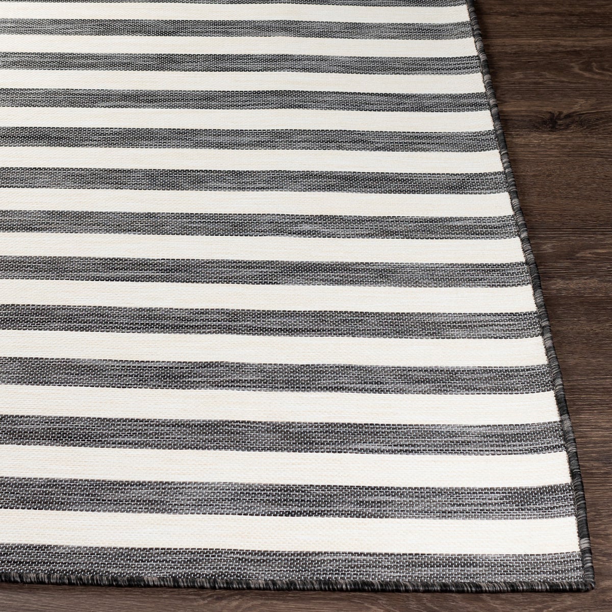 Binnen/buiten gestreept vloerkleed zwart/ivoor 80x150 cm ZAKI
