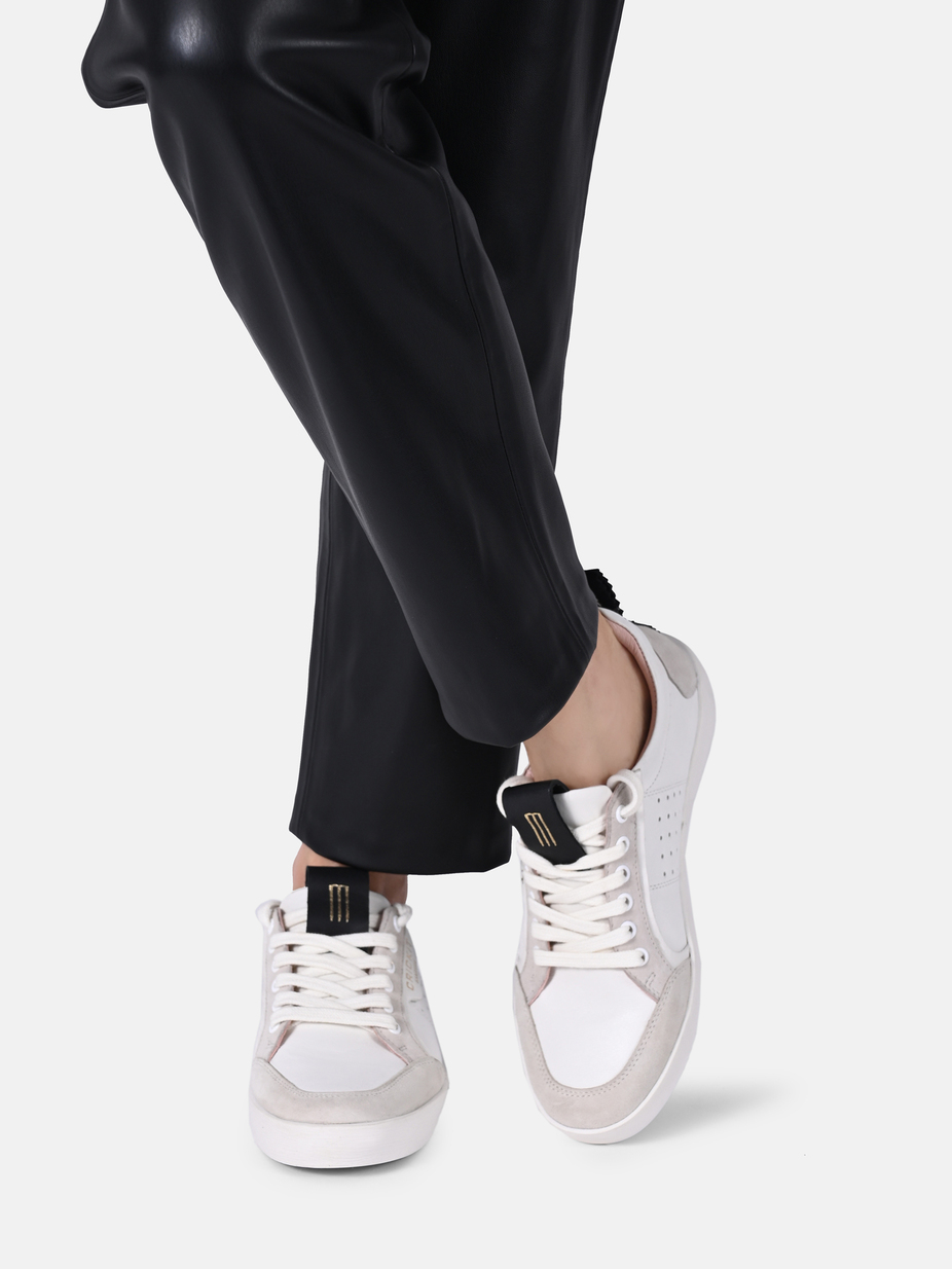 SNEAKER MAILA