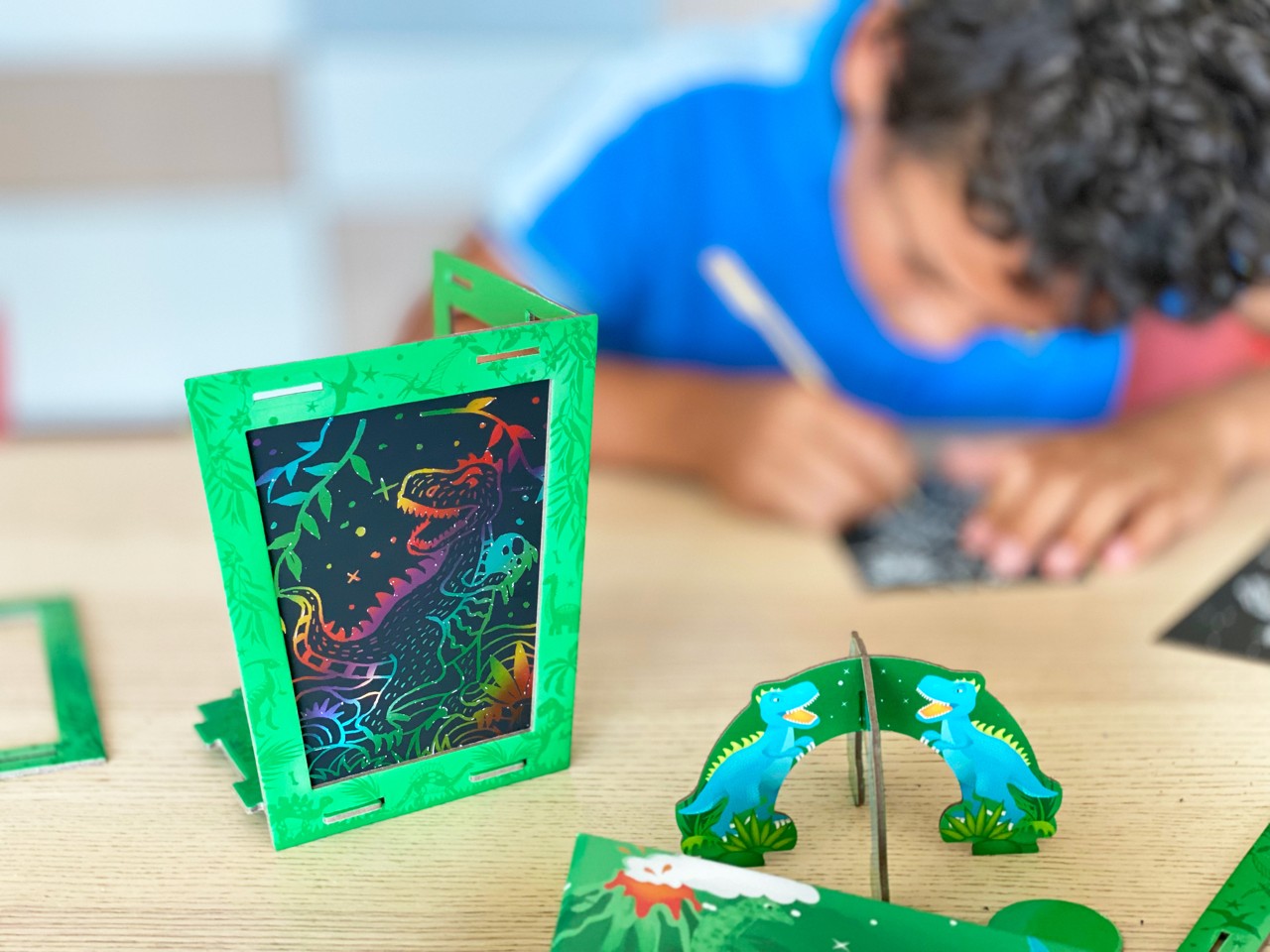 BOX CANDIY - Scratch Art Lantern - Totally Twilight Dinosaur - (BC-1936)