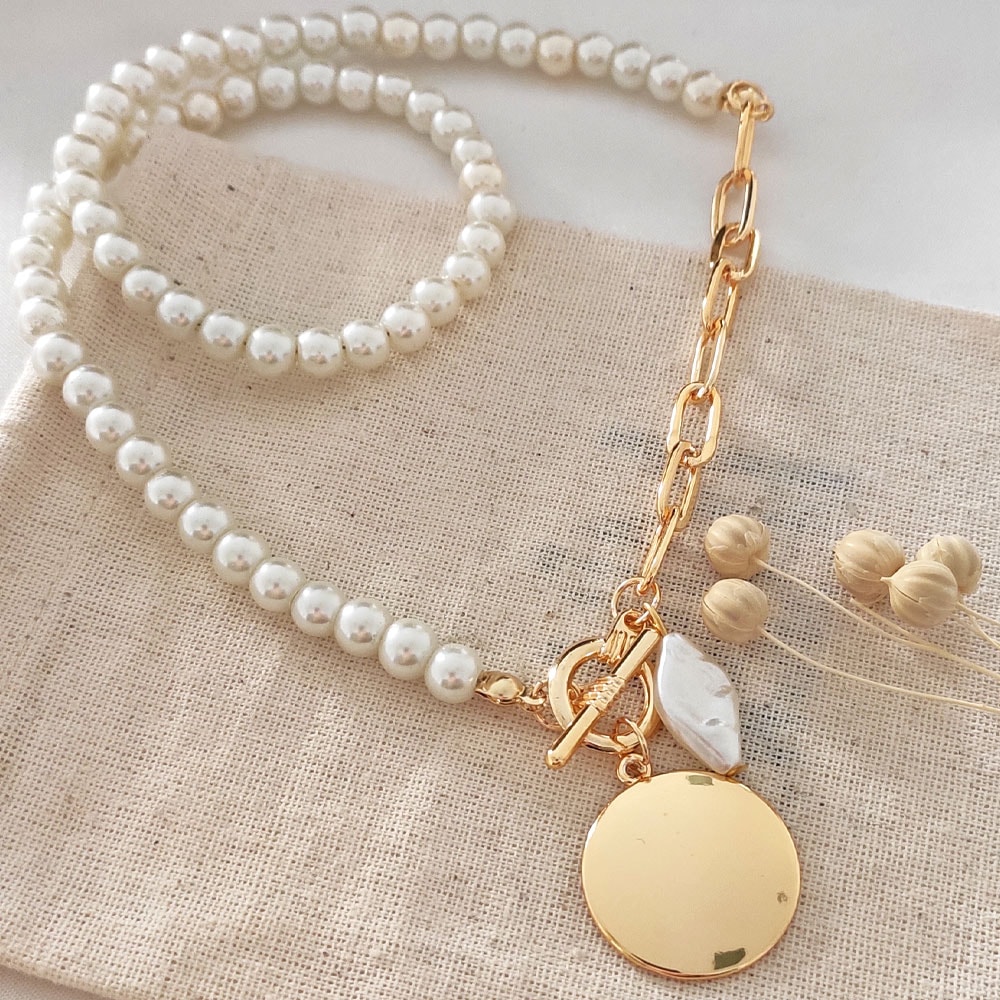 Collier - Laiton plaqué or & perles blanches