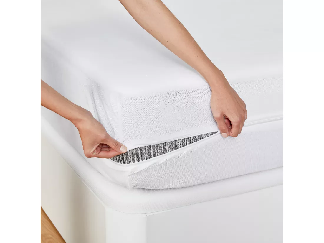 Couvre-matelas en microfibre éponge dermoprotecteur