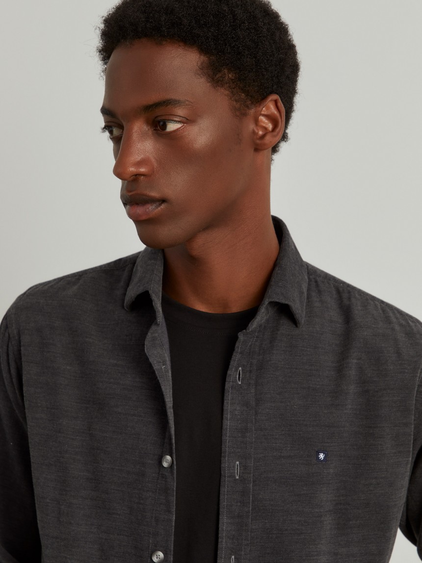 Camisa slim fit de bombazine