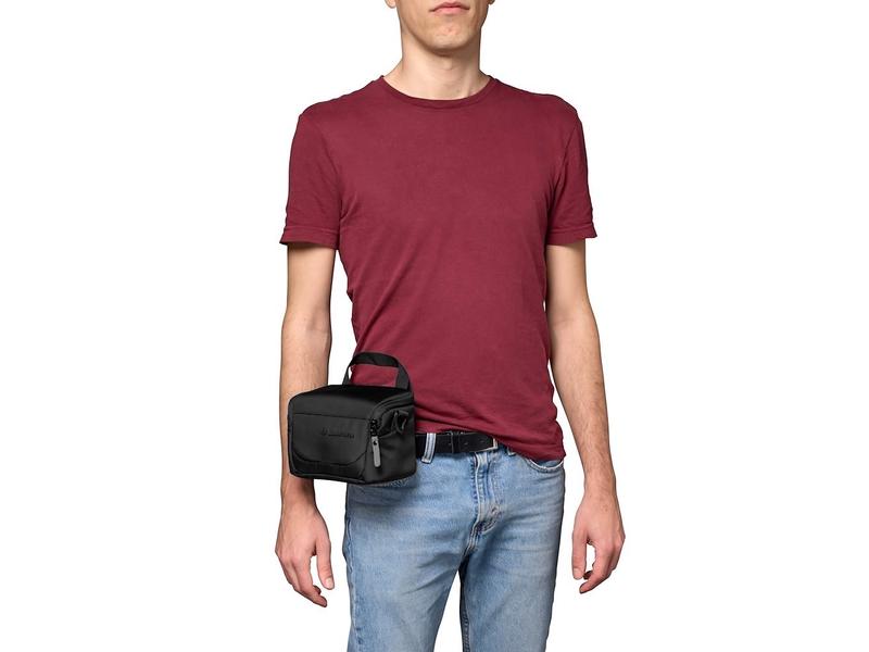 Manfrotto Kameratasche Advanced Shoulder XS III Schwarz Fortschrittliche Schultertasche mit eigener Regenhülle