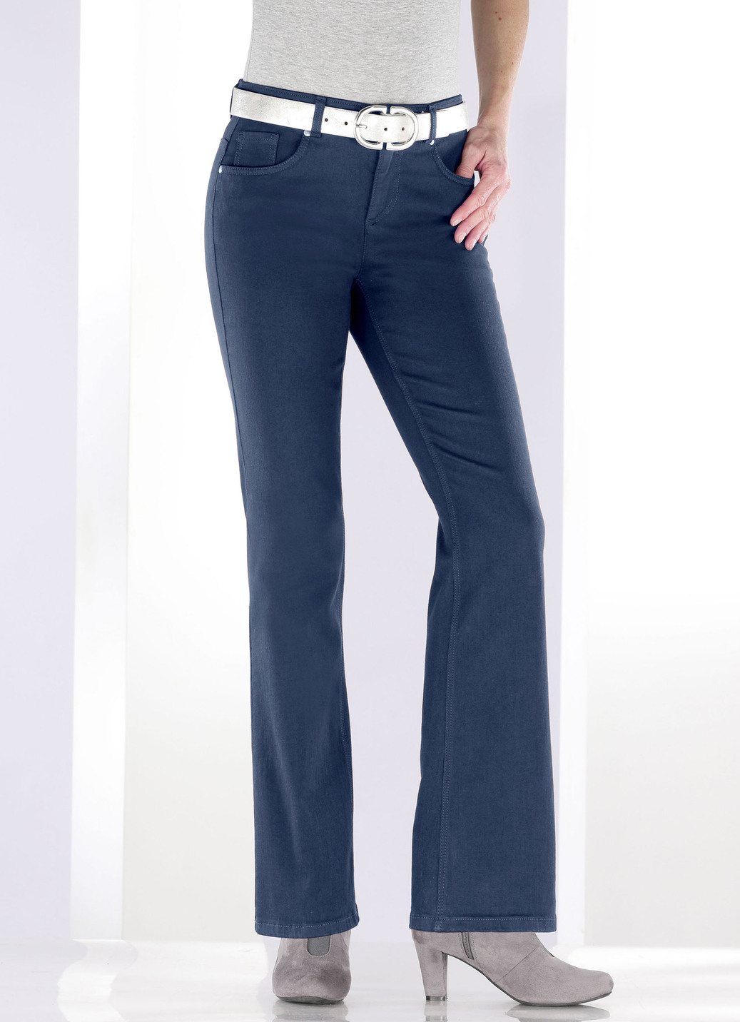Magic-Jeans mit modisch weiterem Beinverlauf
