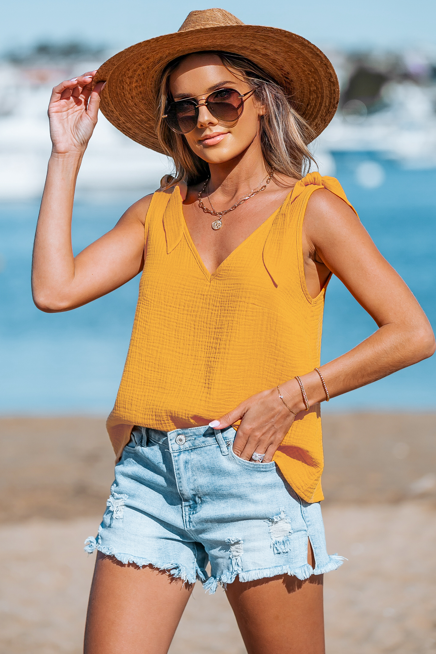 Haut avec col en V en pur coton et épaules à nouer jaune