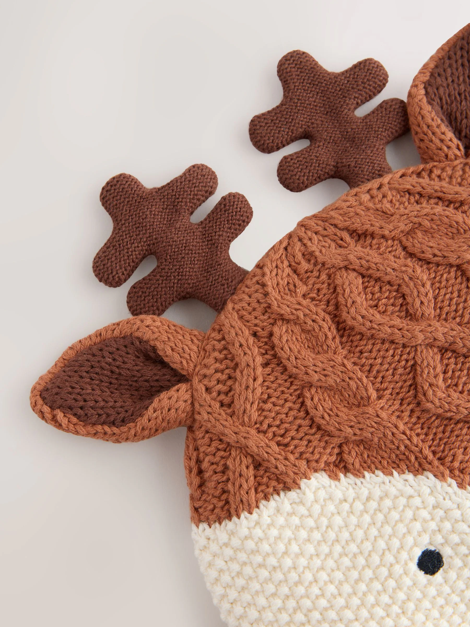 Naturel met rendiermotief - Gebreide Baby Hoed voor Kerstmis