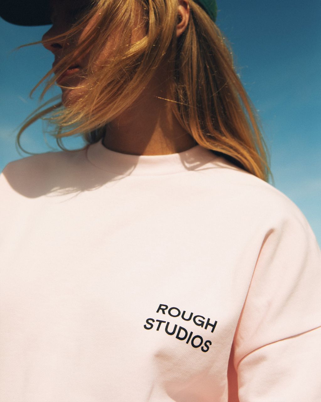 Rough Studios Tennis Sweater Lichtroze Damessweater