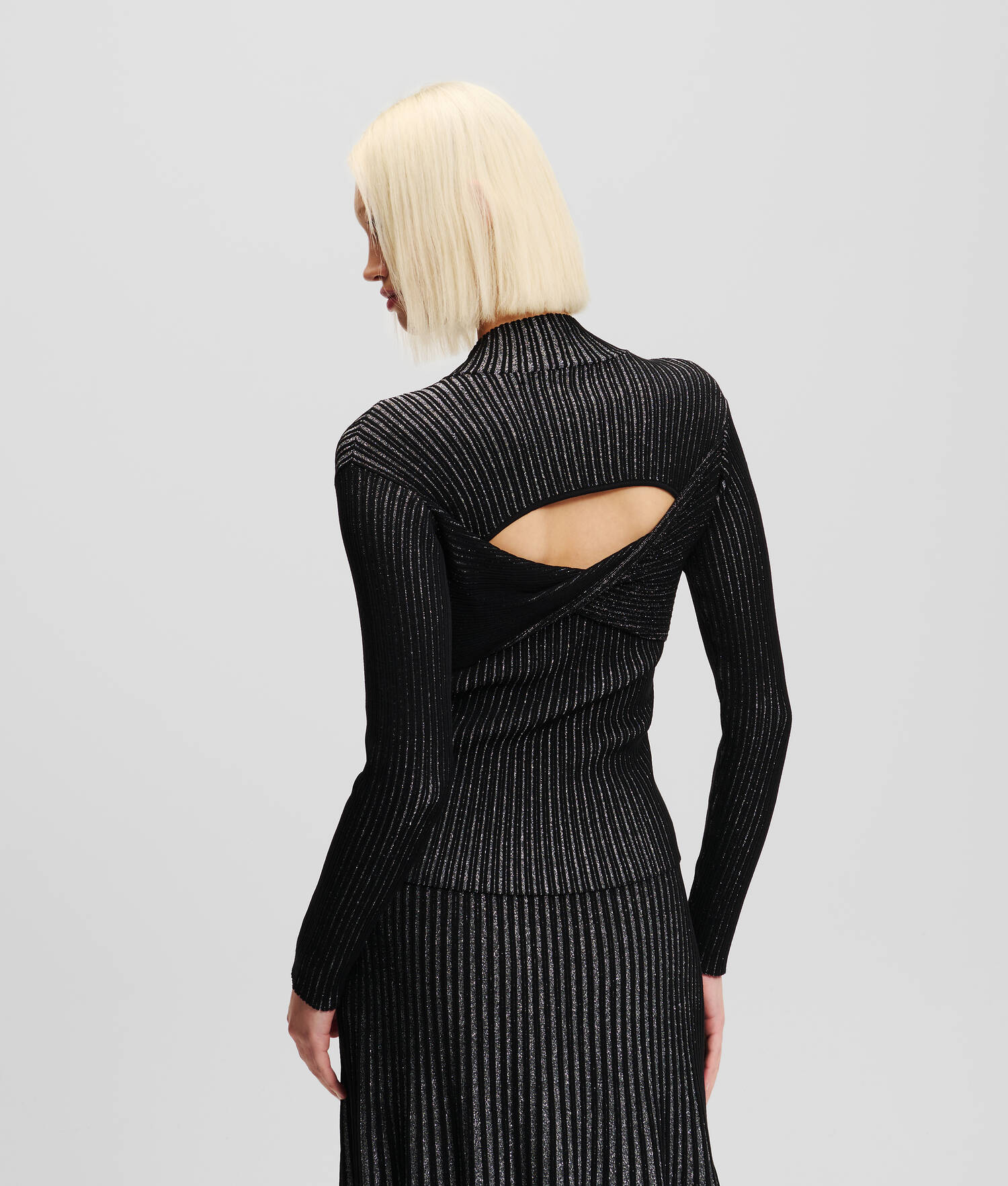PULL À COL MONTANT EN LUREX