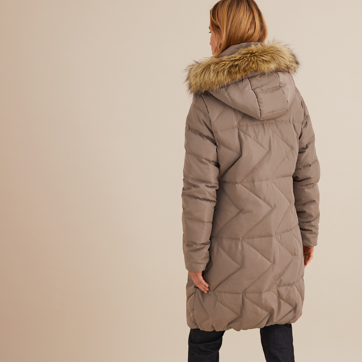 ANNE WEYBURN<br>Jaqueta comprida com capuz, perfeita para o inverno