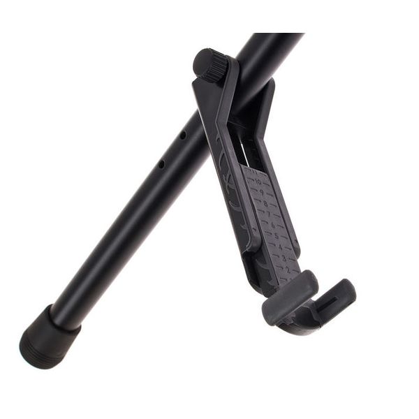 K&M 17685 Memphis 20 Gitarrenständer
