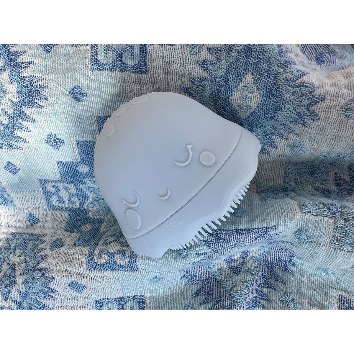 petit trucpetit truc   2in1 Babybürste Mila die Qualle ice