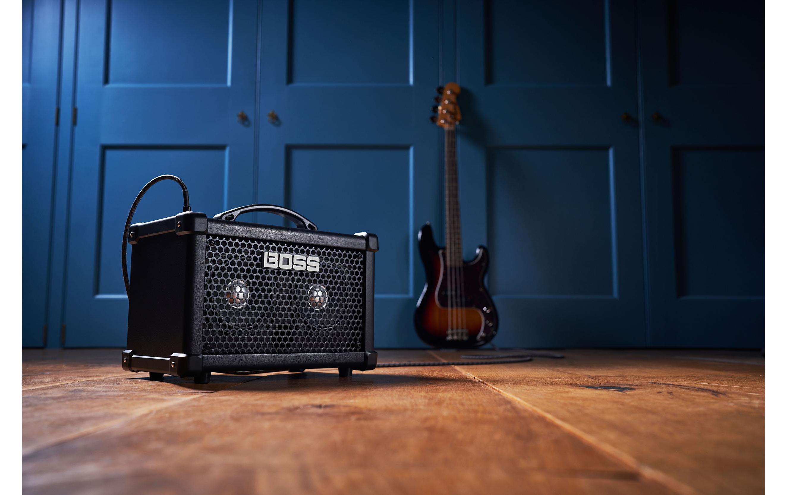 Combo Dual Cube Bass LX<br>Kompakter Bass-Übungsverstärker mit professionellen Sounds und Effekten
