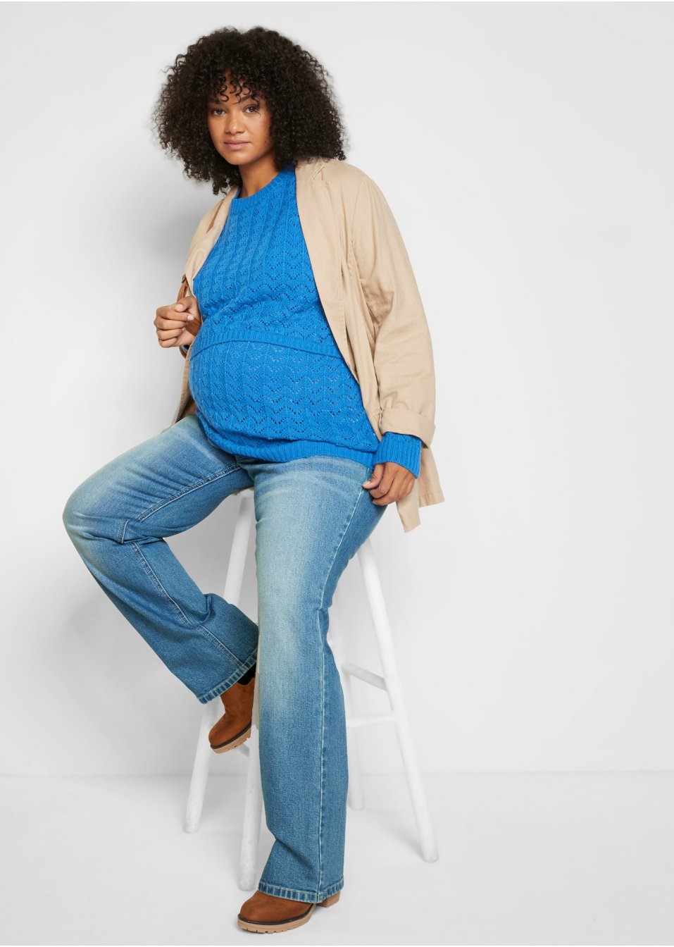 Jean extensible de grossesse avec jambes amples