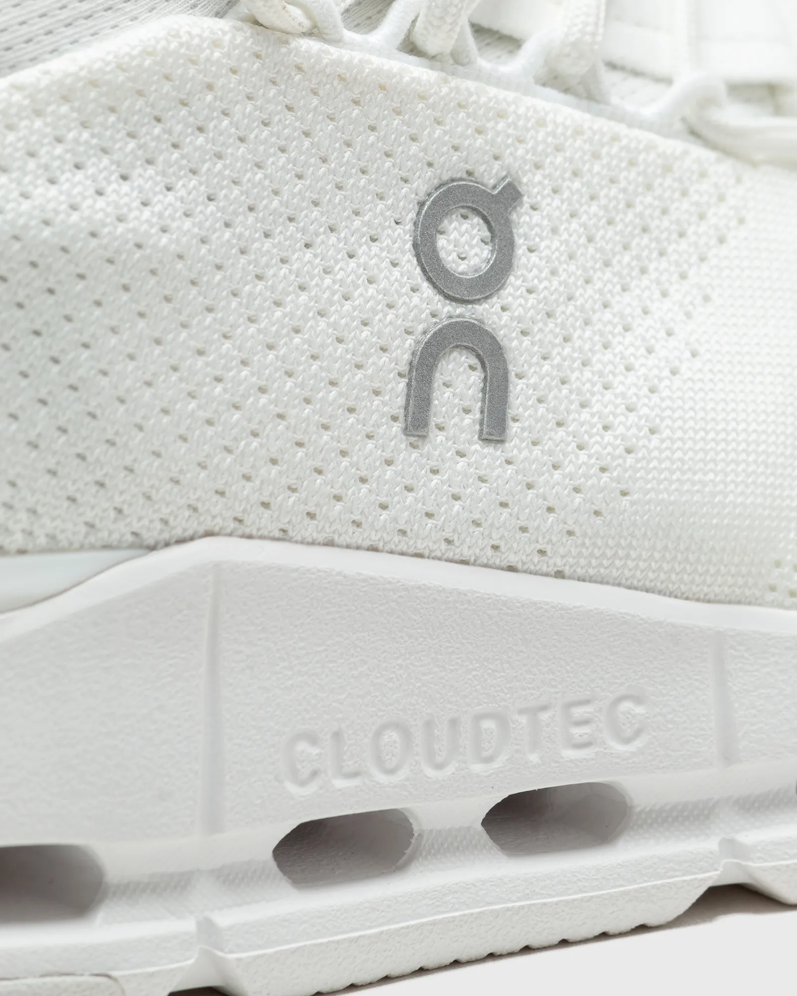 ON Cloudnova Undyed