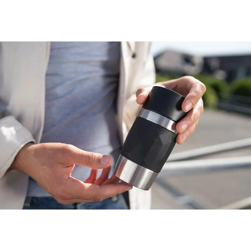 Set: Nespresso Vertuo Pop Red und Thermobecher von EMSA