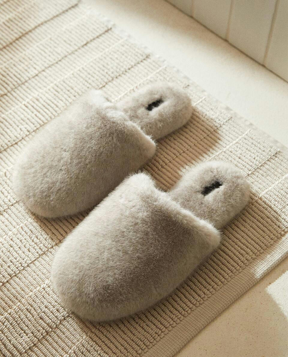 Chinelo Mule de Pele Sintética