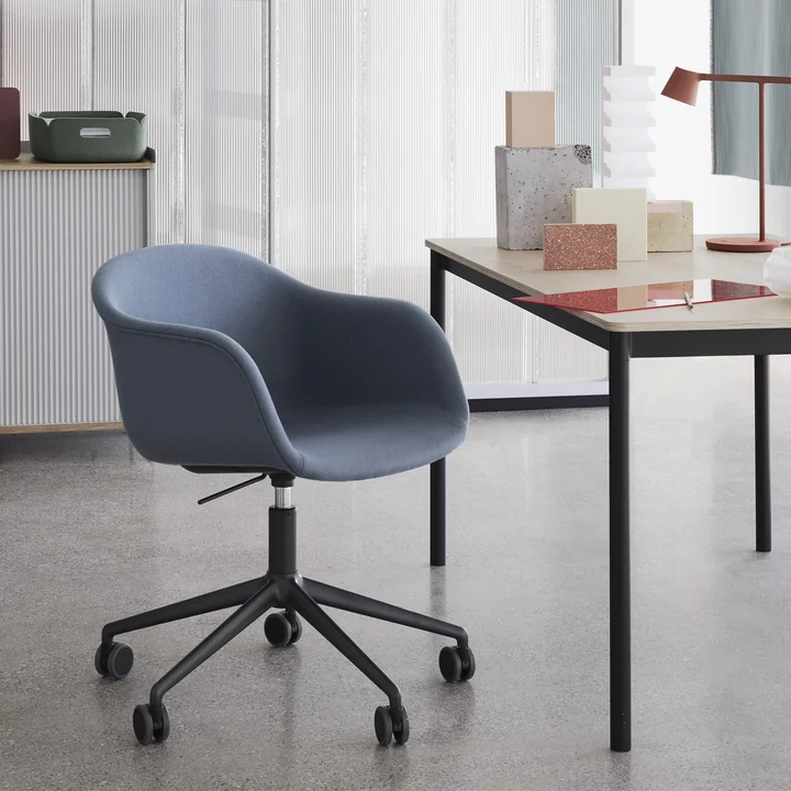 Muuto - Fiber Büro-Armlehnstuhl Swivel Base, grau / grau (Remix 133)
