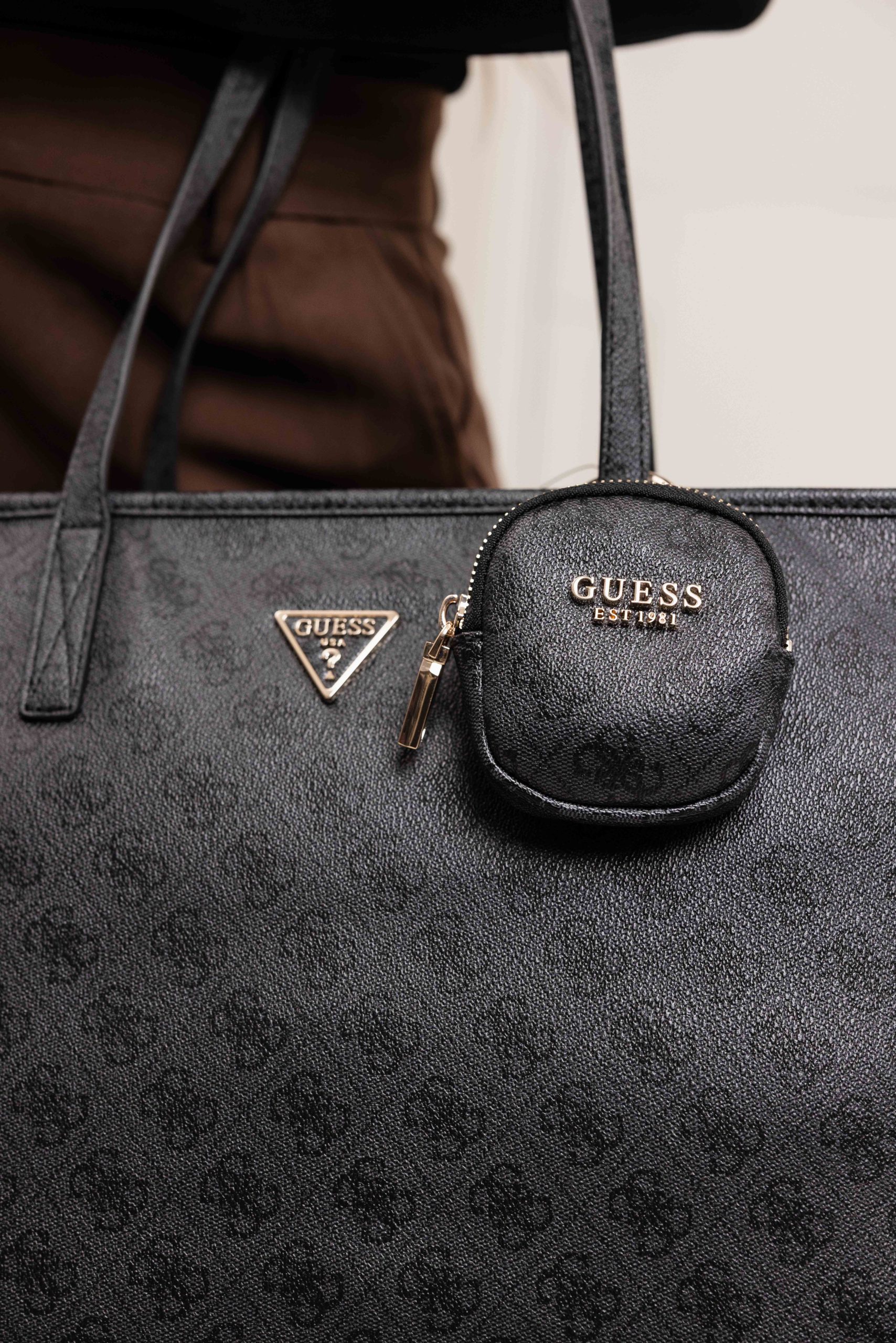 Guess Power Play Handtas Dames Donkergrijs