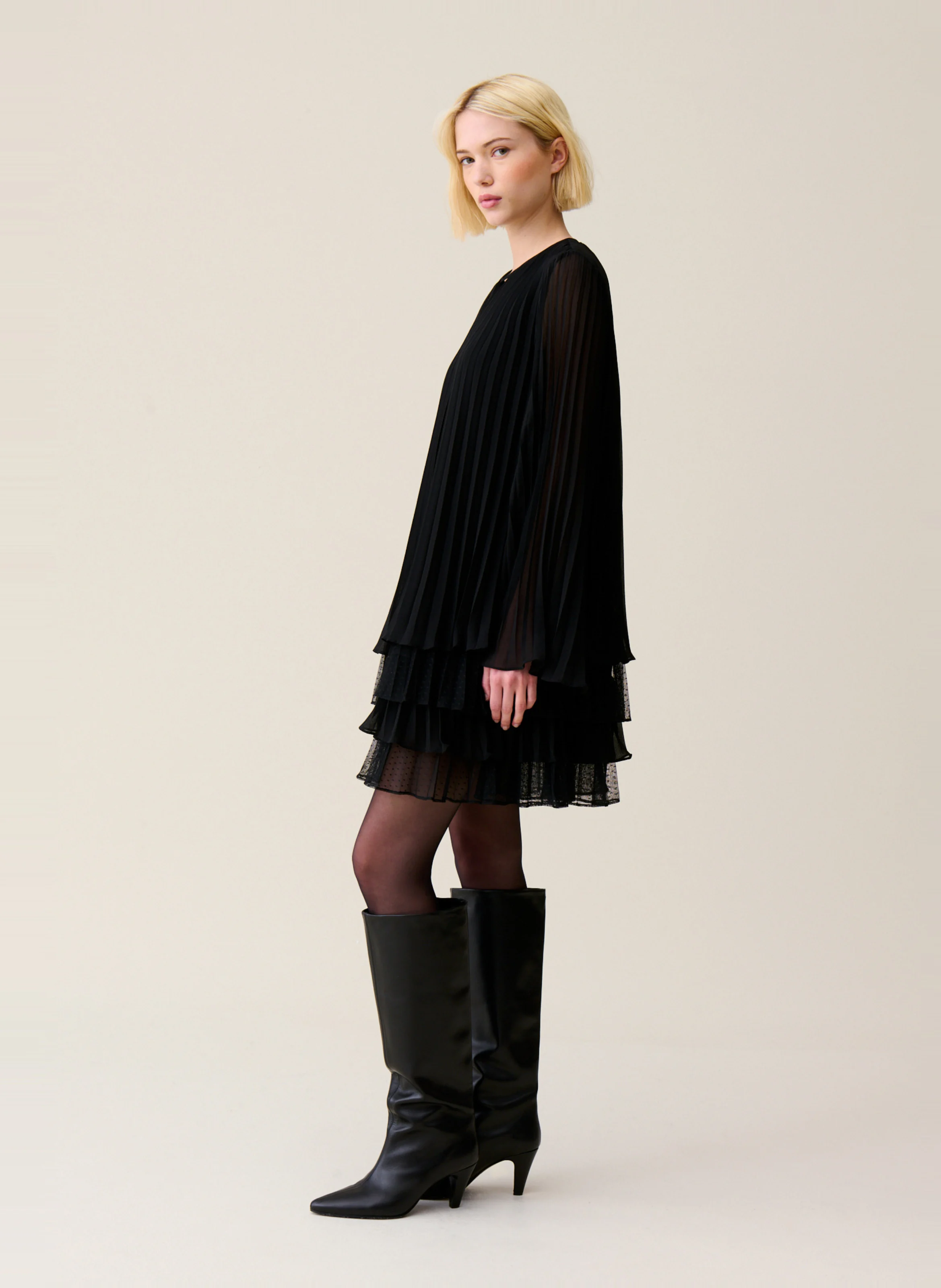 Robe courte volantée | Noir