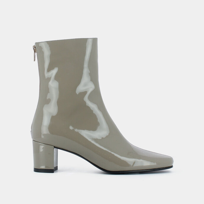 Bottines à talon  en cuir vernis gris