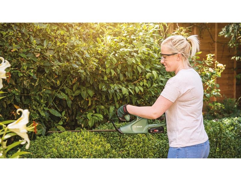 Bosch Akku-Heckenschere EasyHedgeCut 18-45 Solo Solo Einfaches und leichtes Schneiden mit optimaler Leistung