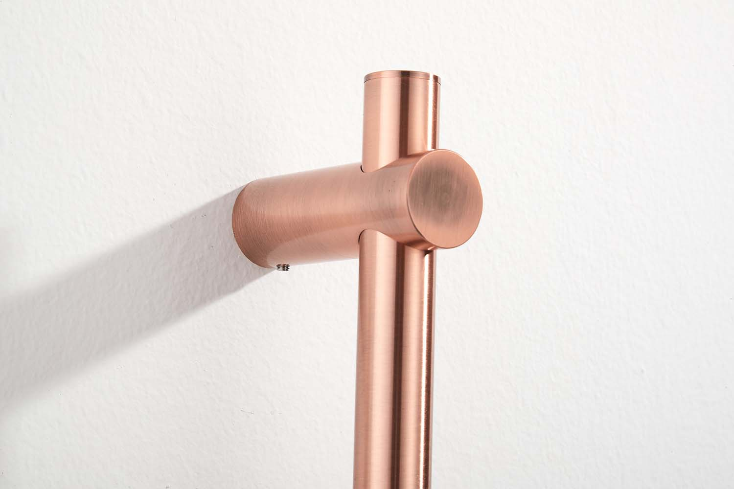 Saniclear Plus douche glijstang met wateraansluiting 60cm geborsteld koper