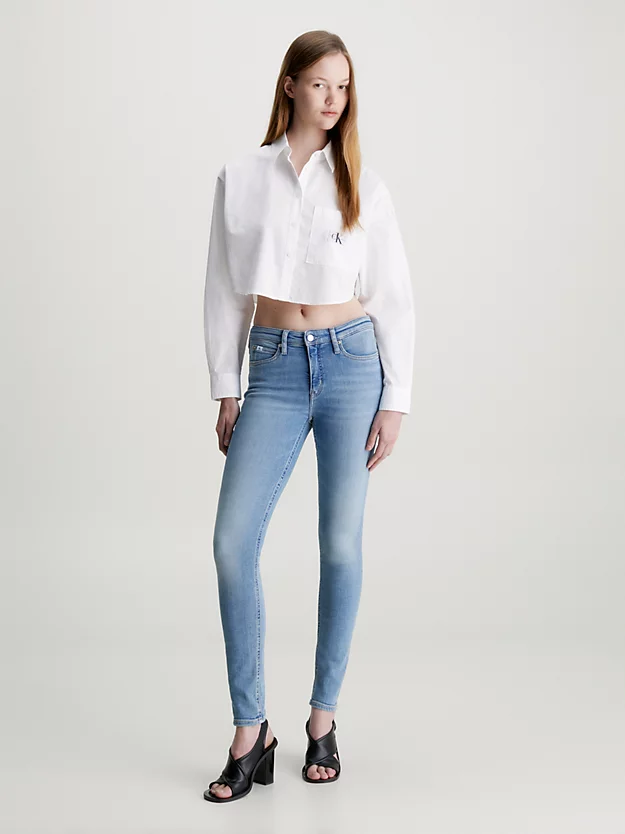 Calça jeans skinny de cintura média