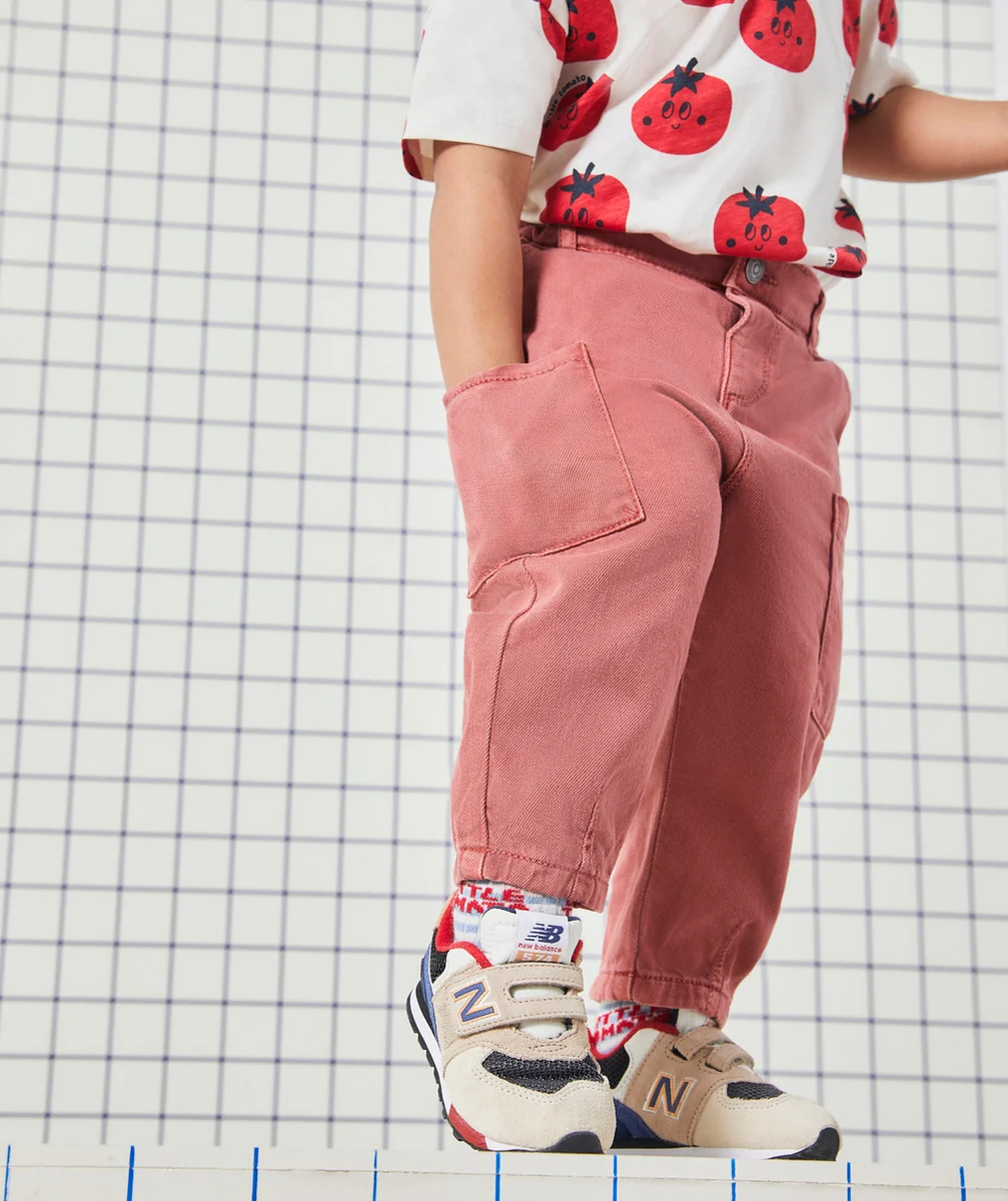 PANTALON RELAX BÉBÉ GARÇON EN FIBRES RECYCLÉES ROSE AVEC POCHES