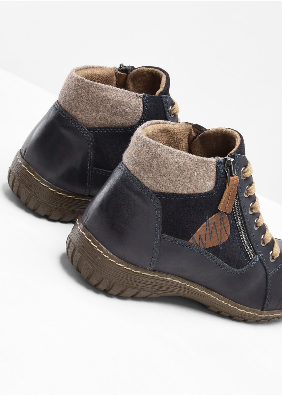 Boots à lacets en cuir, largeur confortable