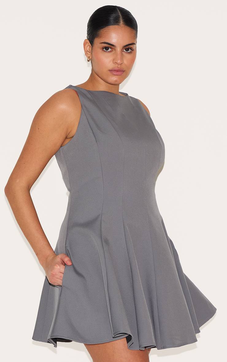 Charbon Robe Droite Grande Taille En Tissu Tissé Plissé À Encolure Oblique