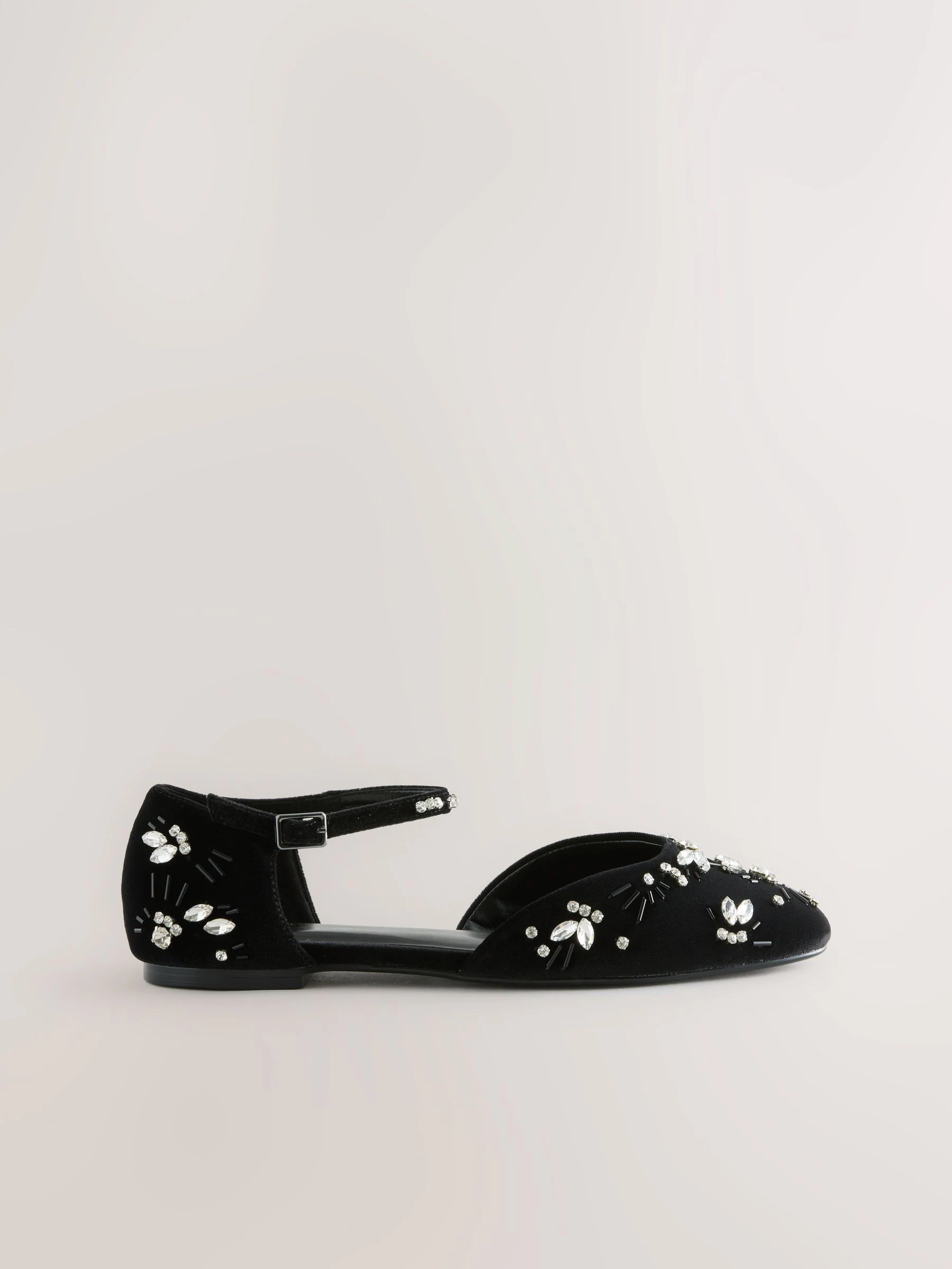 Zwart - Forever Comfort® Velvet Embellished Two Part Closed Toe Shoes