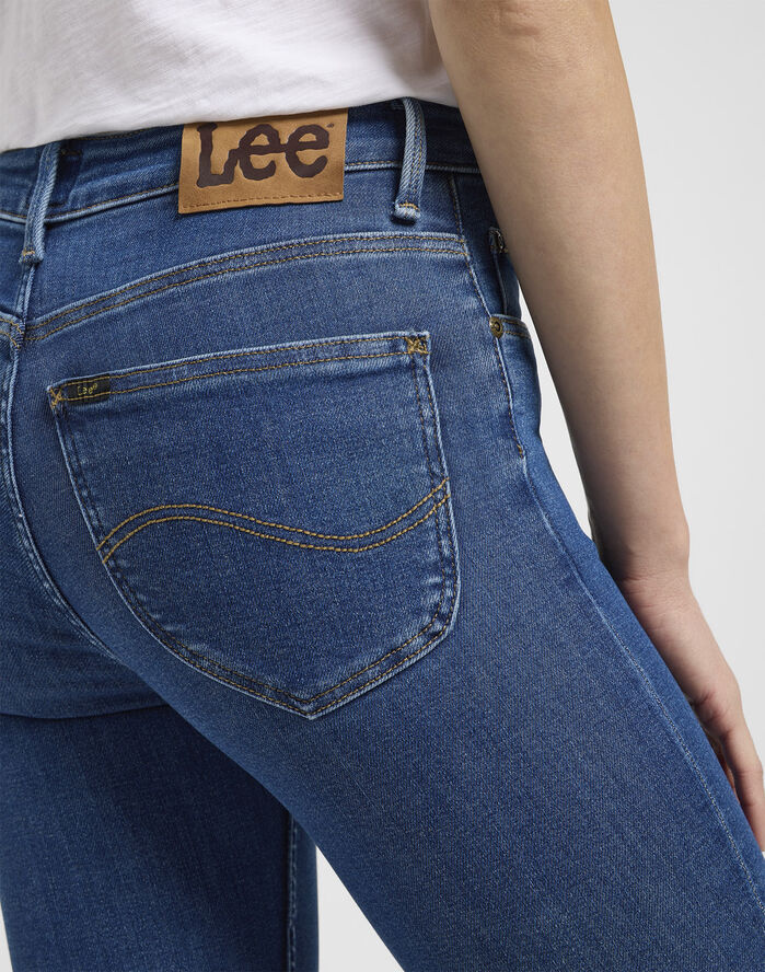 Lee SCARLETT_HIGH CLEAN_RILEY 458