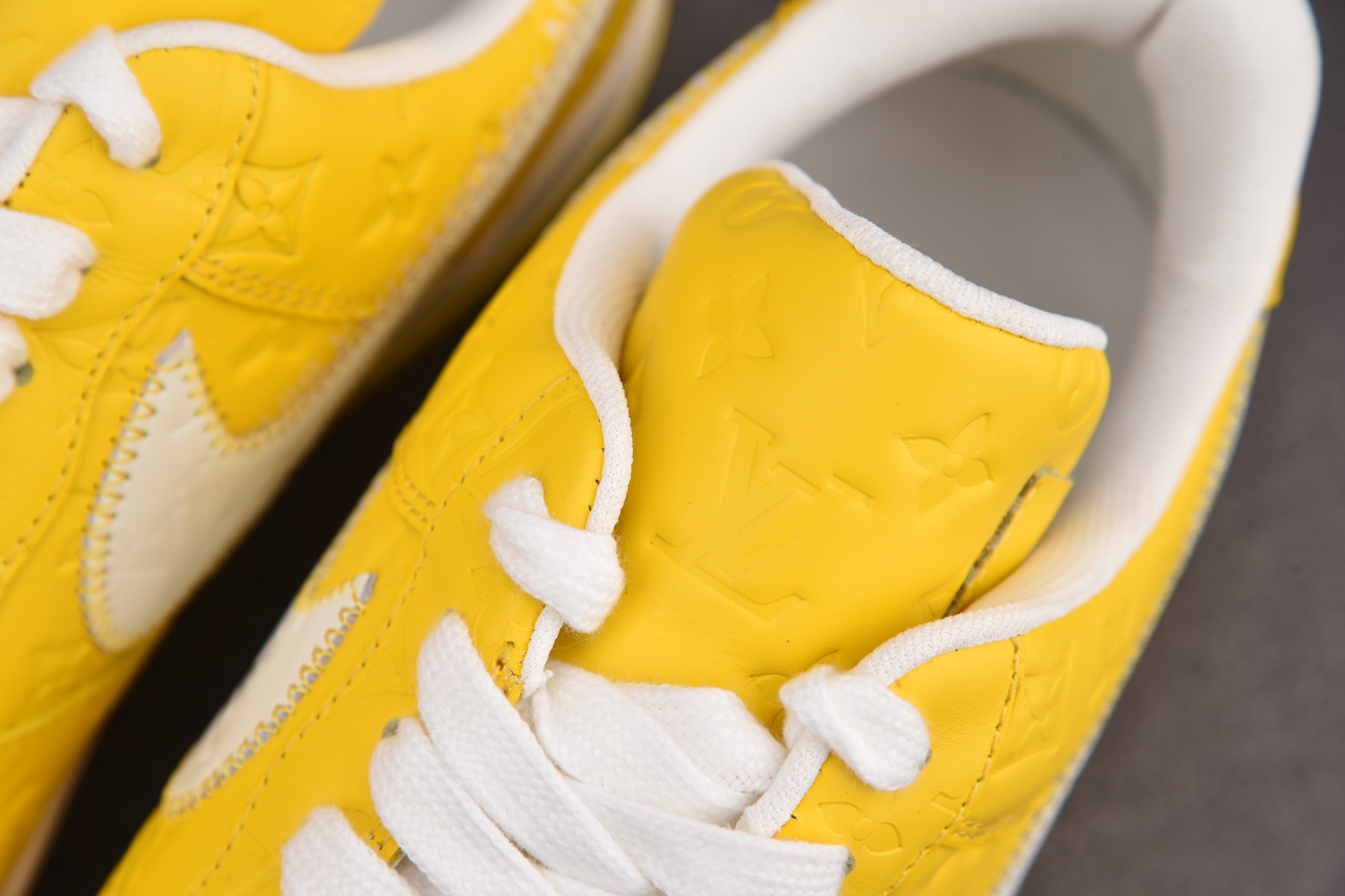 Nike Air Force 1 Low Louis Vuitton University Gold (Be careful about the size!!)