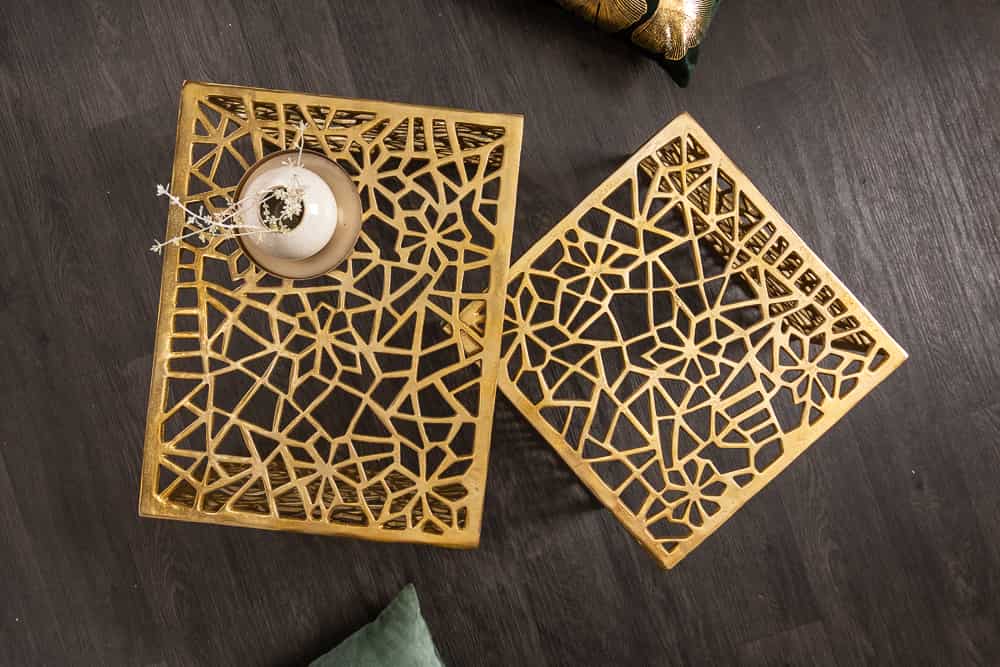 Handgearbeiteter Couchtisch ABSTRACT 50cm 2er Set gold im Gap Design