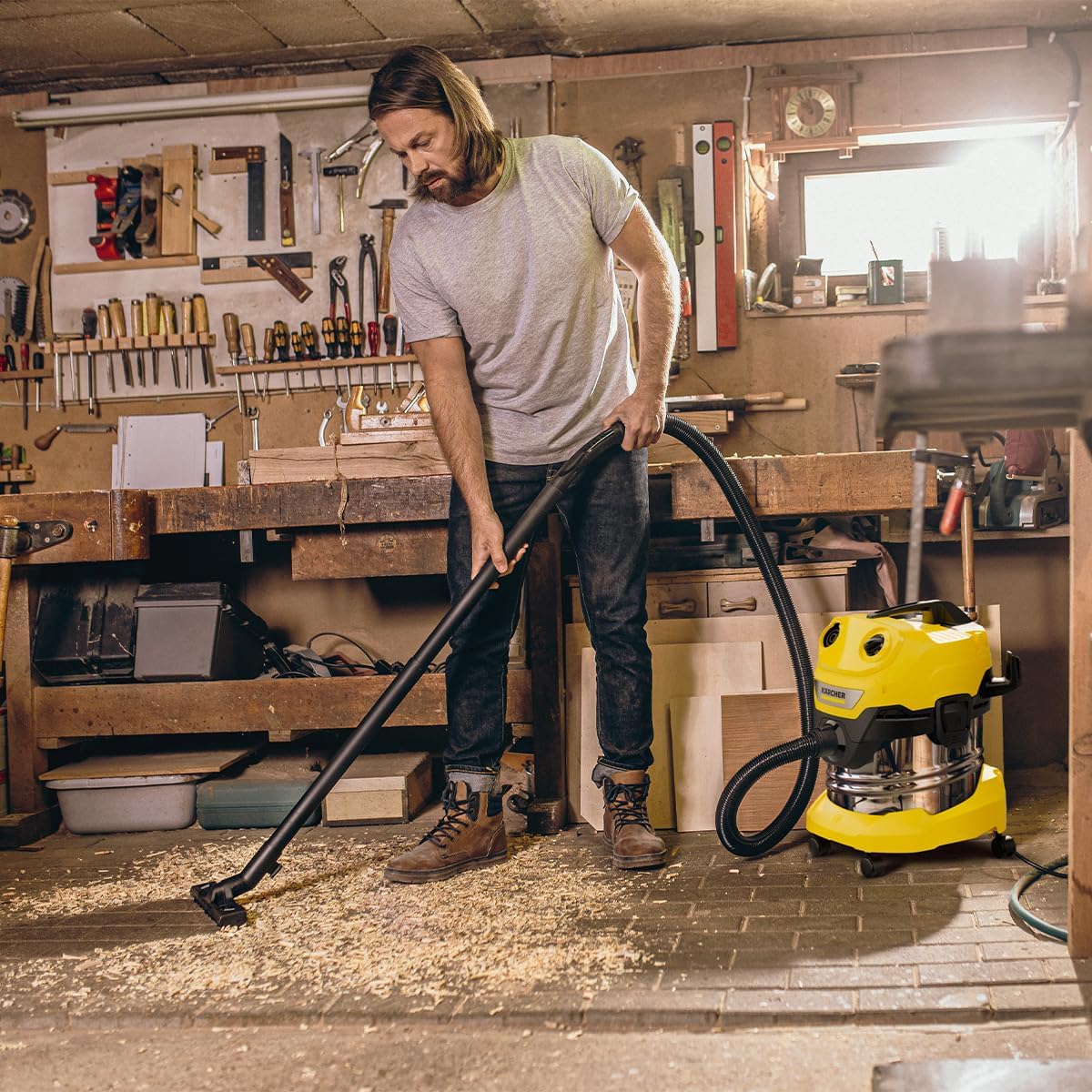 Karcher WD 4 S V-20/5/22 Nass-& Trockensauger, 20 l Edelstahlbehälter, 1000 W, 5 m Kabel, 2,2 m Saugschlauch, Clips-Bodendüse, „Pull & Push“-Verschlusssystem, Gelb