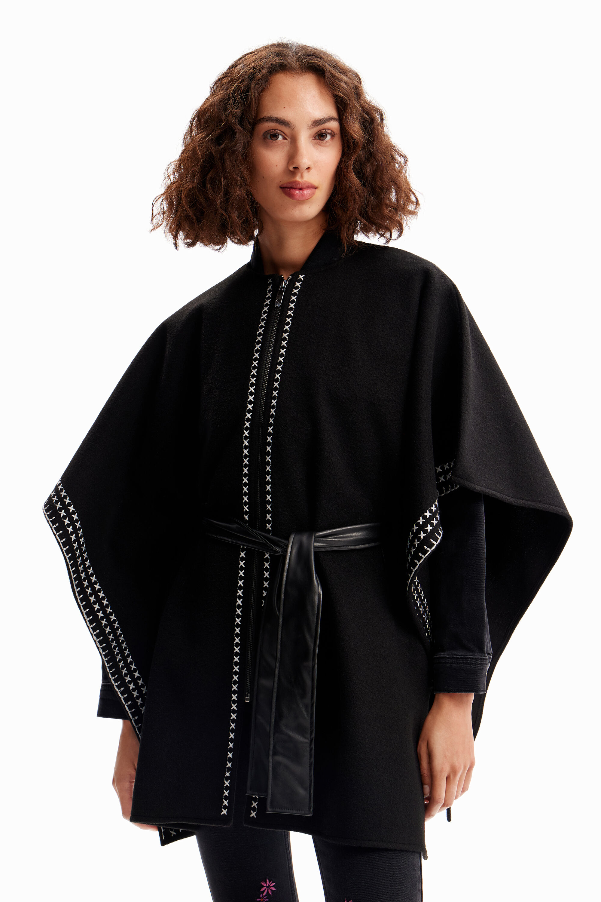 Cinto poncho bordado