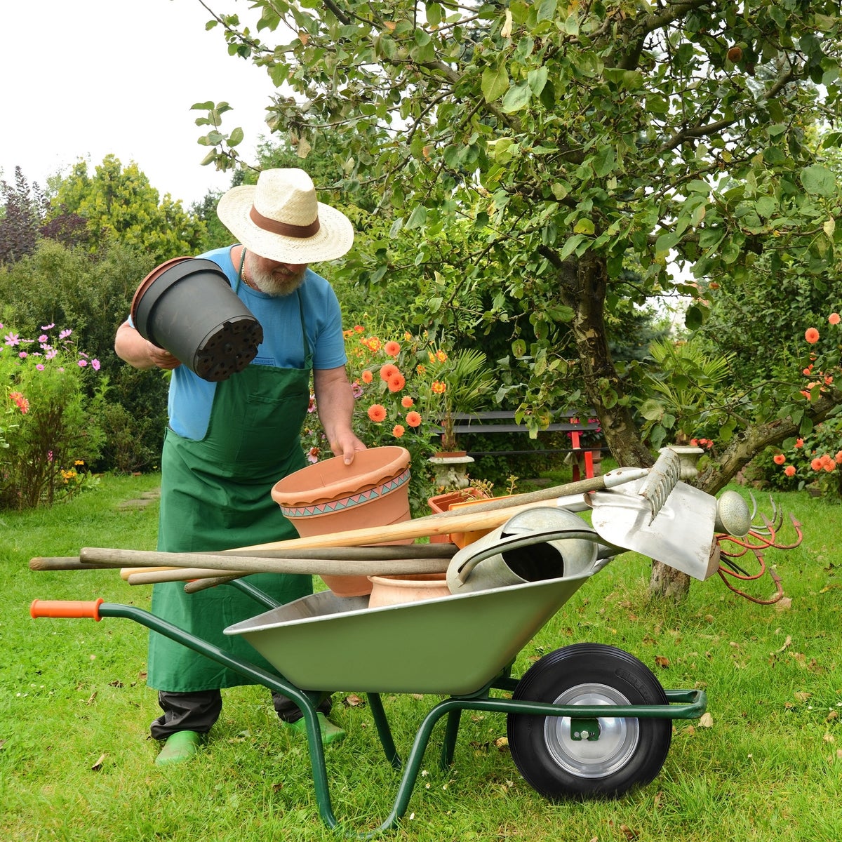 ECD Germany 4-delige kruiwagenwielenset van lekvrij massief PU-rubber, reservewiel met as, 4.80/4.00-8, diameter 390 mm, zwart, 200 kg, band met stalen velg voor kruiwagens en tuinkarren
