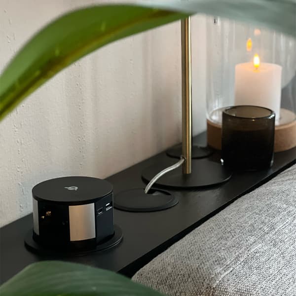 Namron Pop-Up Strømsøyle med trådløs lading