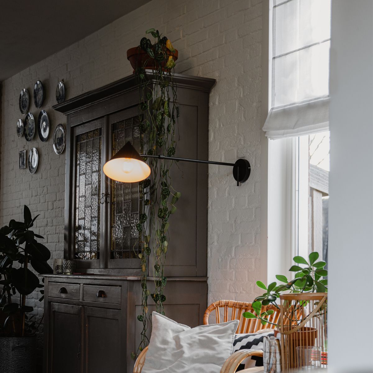 Design wandlamp zwart verstelbaar - Triangolo