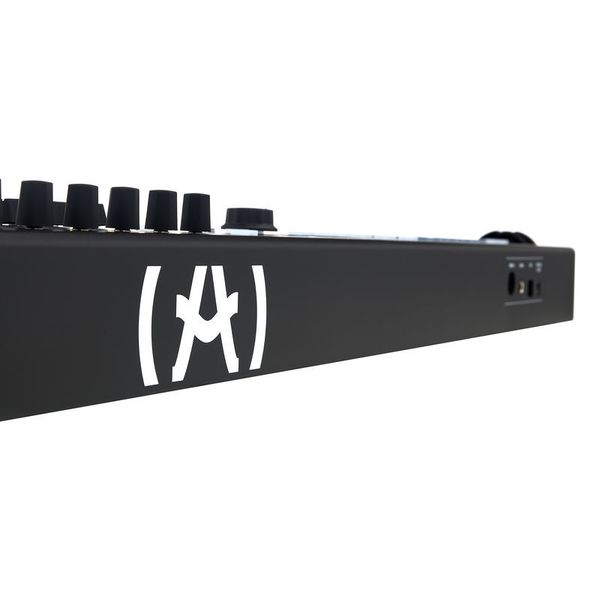 Arturia KeyLab Essential 88 BE