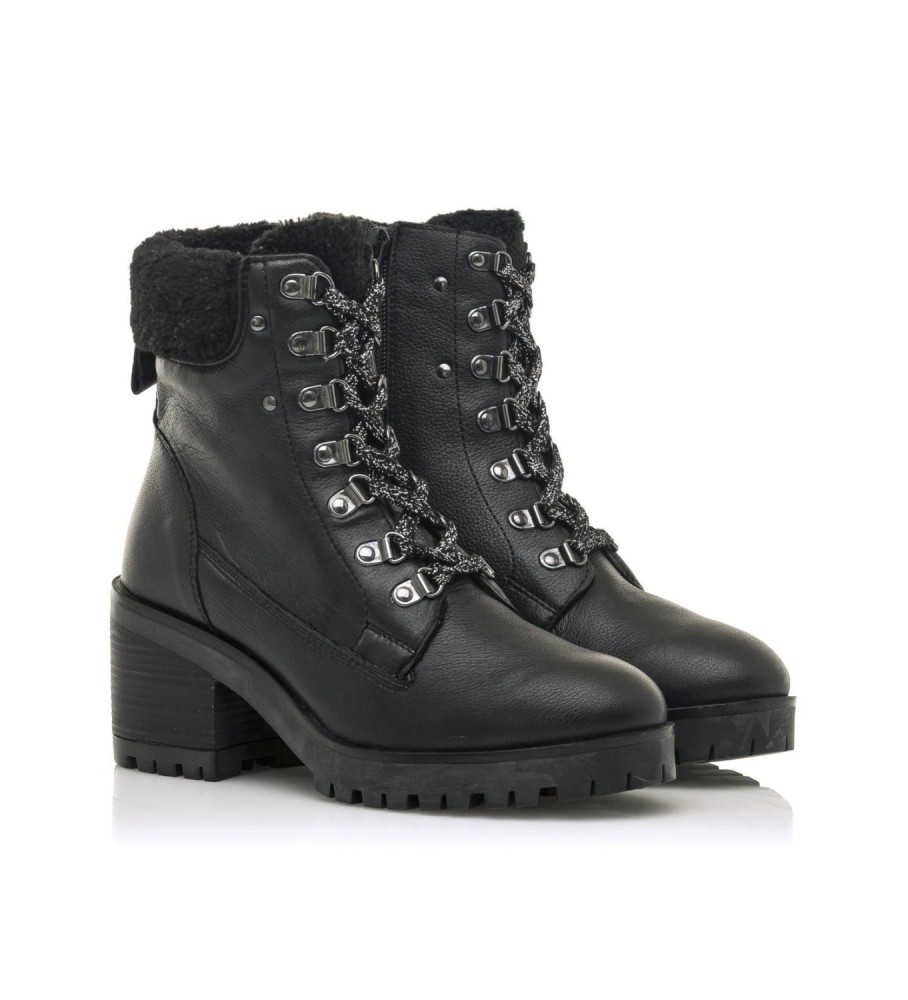Botas de cano curto casuais Mustang em couro, pretas.