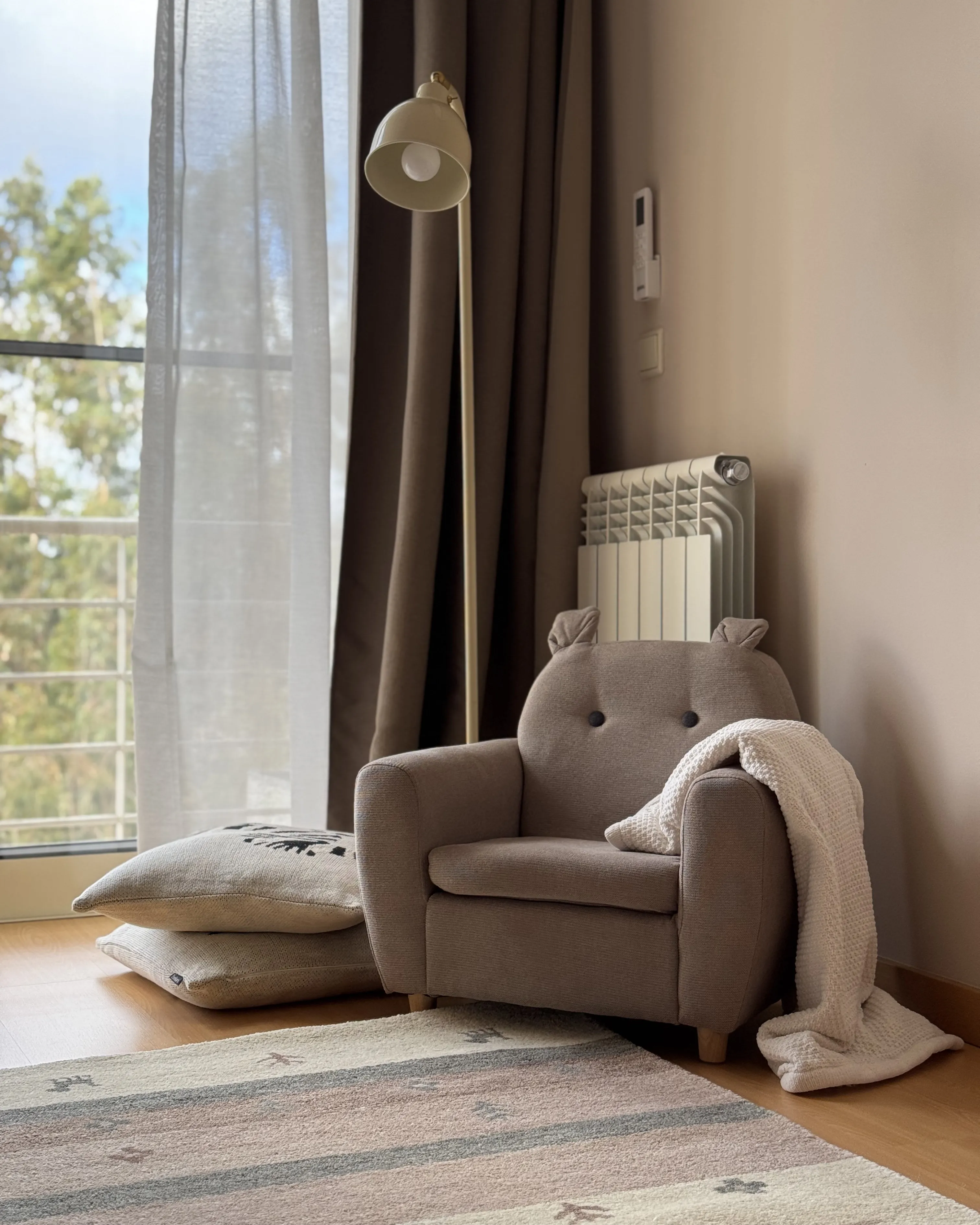 Kinderfauteuil Nijlpaard MARIBO Stof Taupe
