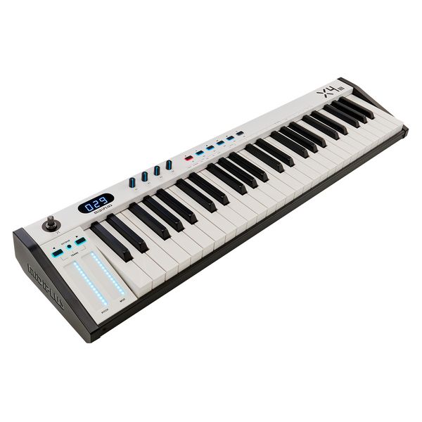 Midiplus X-4 III