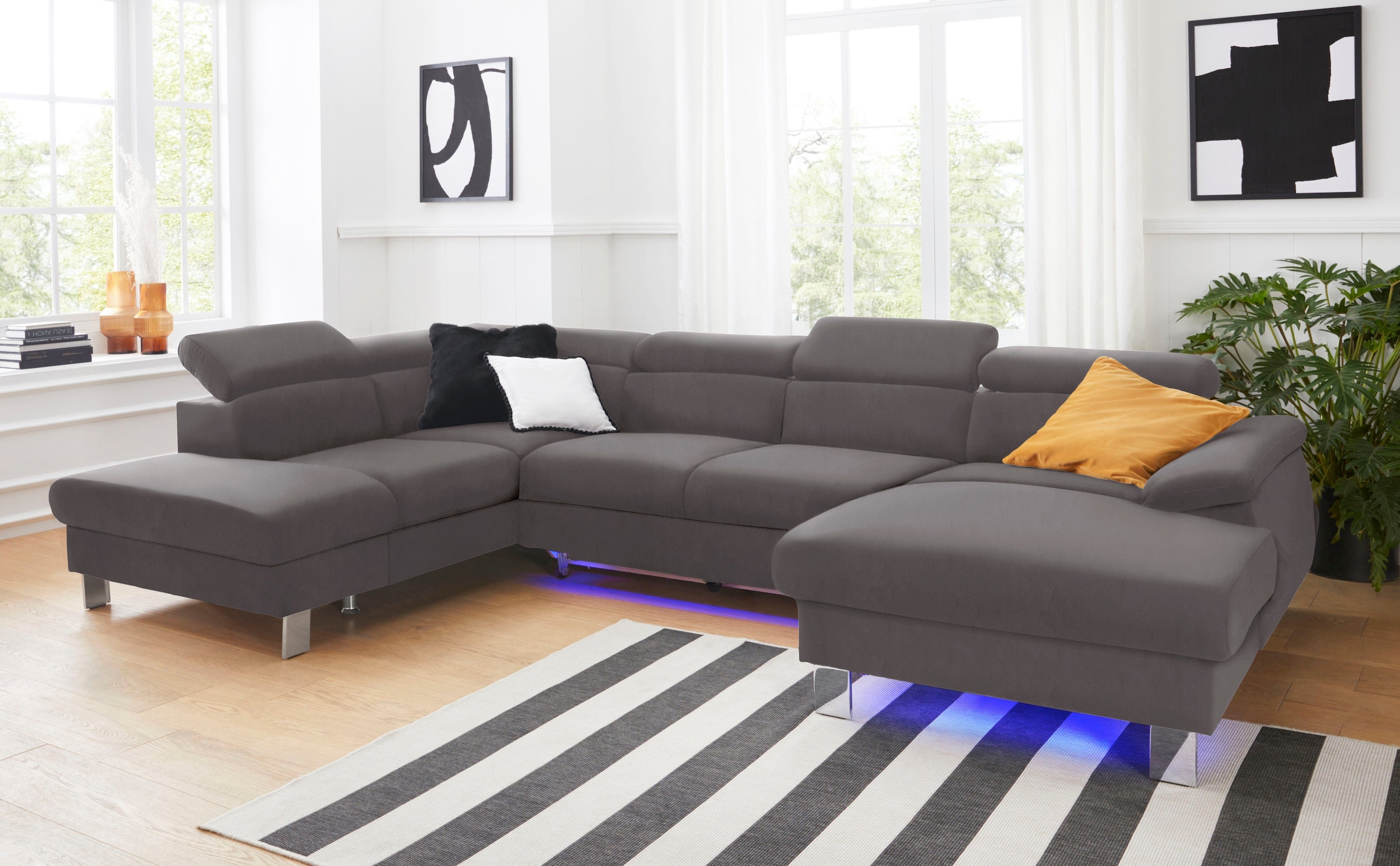 COTTA Polstergarnitur »Komaris U-Form, B: 320 bzw. 100 cm (Set: Wohnlandschaft & Hocker)« Set,  mit Kopfteilverstellung, optional Bettfunktion, Bettkasten & Licht