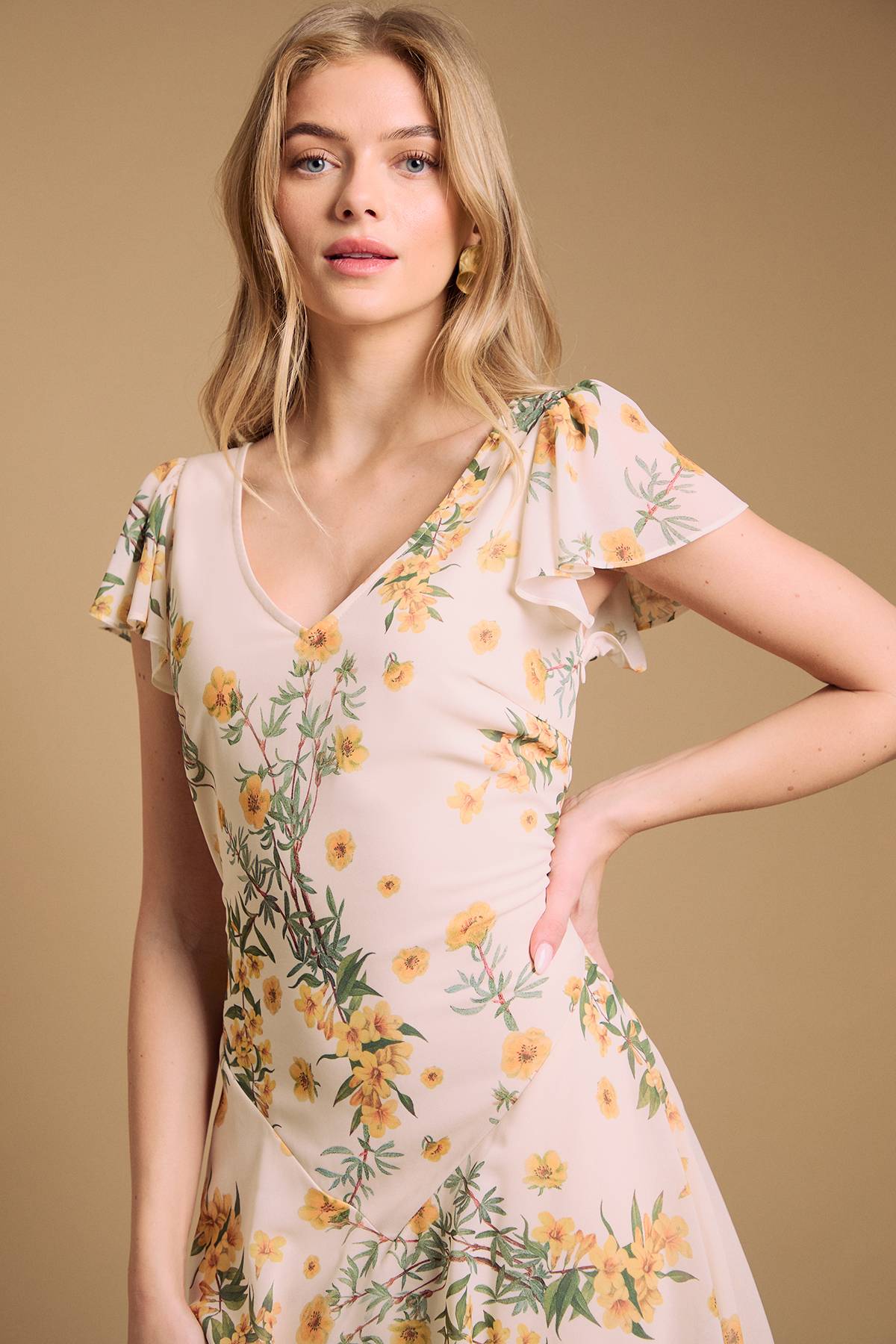 Oasis Robe Maxi en Mousseline à Imprimé Floral avec Volants Étagés